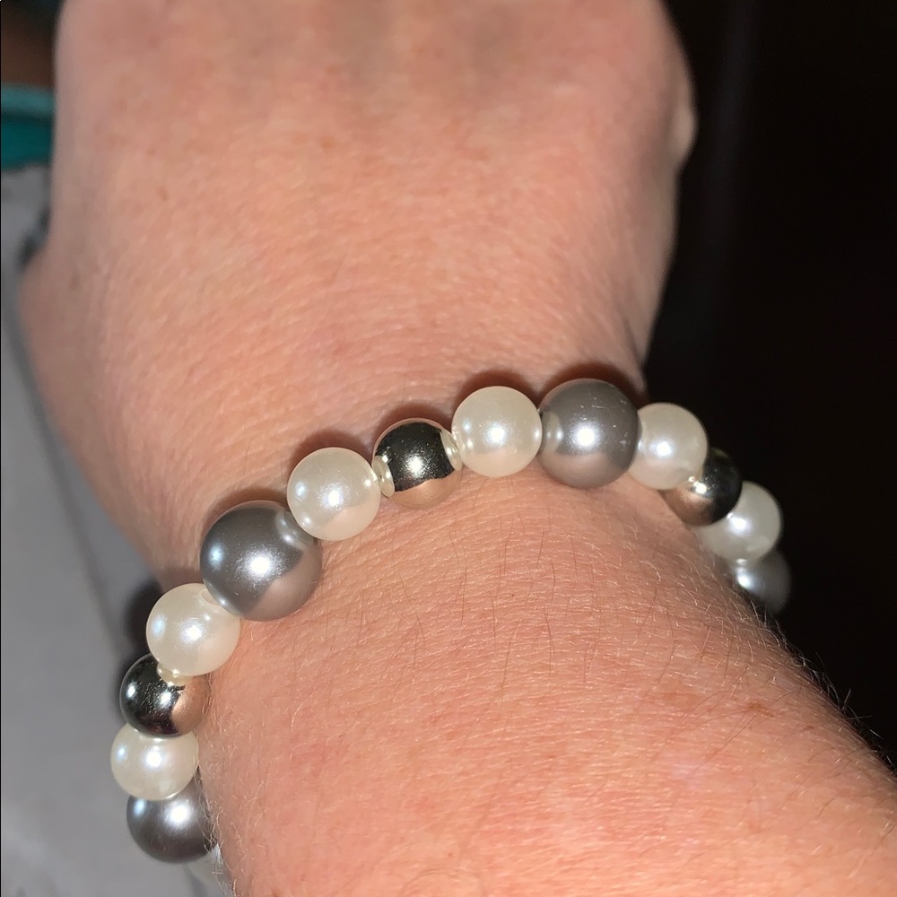 Pearl stretch Bracelet with silver balls - Picture 4 of 5